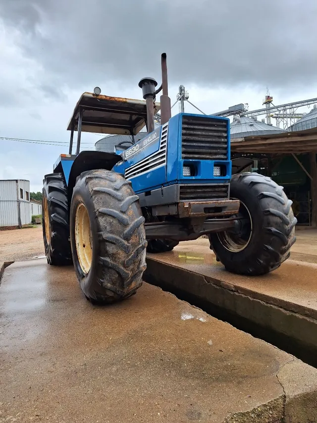 Trator New Holland 8630