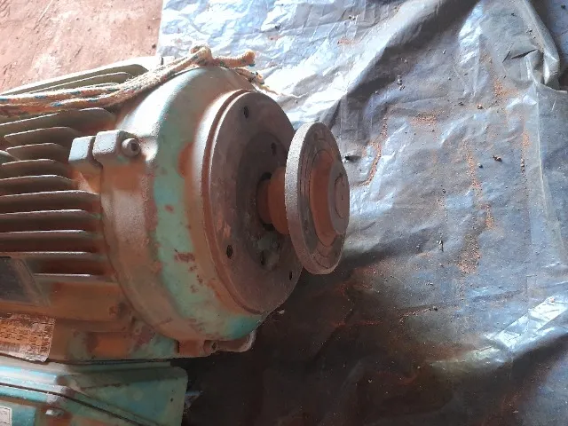 Motor 25 cv 