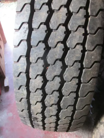 2 pneu caminhão medida 22,5 22.5 22-5 22x5 375/90r22.5 R$ PAR 4.000