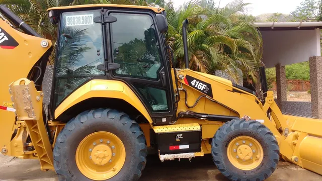 Alugamos máquina retroescavadeira mensal nós temos máquina do ano 2004 