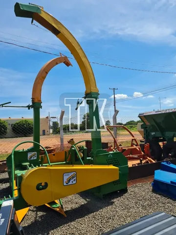 cod.823 Forrageira / Ensiladeira JF 92 Z 10 - TK Tratores Nova Andradina - MS