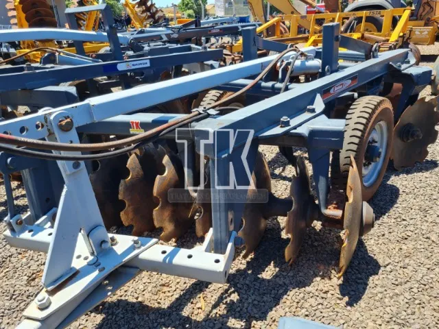 Grade Aradora de Controle 16 x 26 Baldan - TK Tratores Nova Andradina - MS 