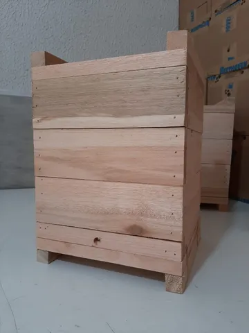 Caixa Impa Para Abelhas Sem Ferrão Eucalipto 18x18