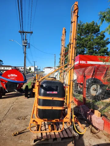 Pulverizador Manual Jacto Condor M12 600 Litros, 12 m de Barras, para Trator Agrícola.