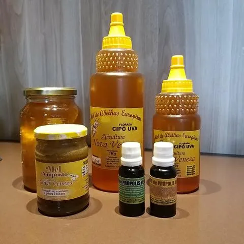 Mel puro e outros produtos apícolas- Direto do produtor