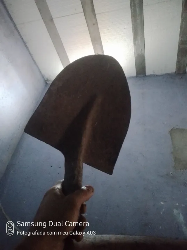 Pá sem cabo Chapa Grossa