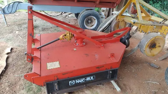 Roçadeira MEC Rul semi nova.1.60 de corte