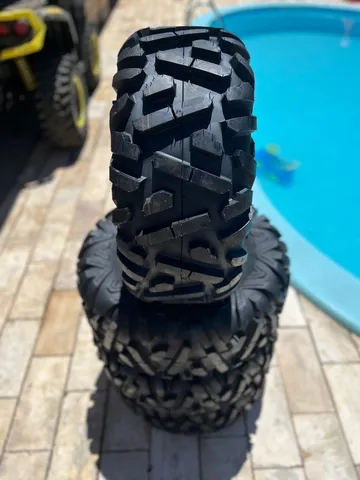 Conjunto de pneus novos para quadriciclo