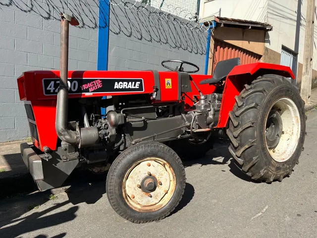 Trator Agrale 4200, 4 pneus 0km - reformado 
