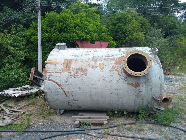 Tanque de fibra com misturador
