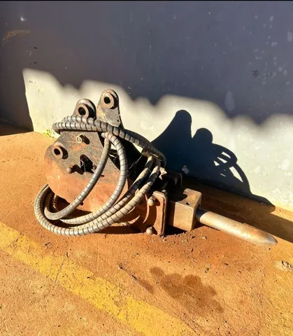 Rompedor para retro escavadeita JCB HM 380