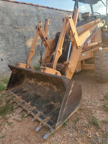 Vende se um retoescavadeira 