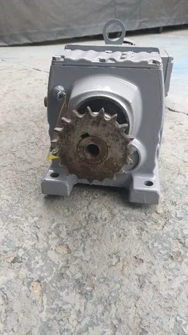 Motoredutor trifásico 0.5 cv redução 1/228.