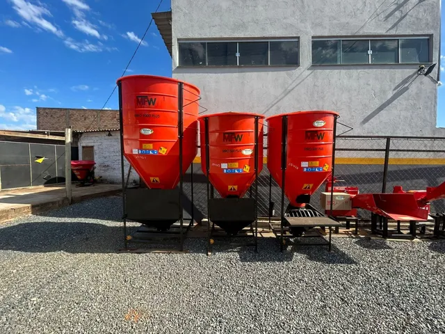 Misturador de ração 500 kg C/ Motor