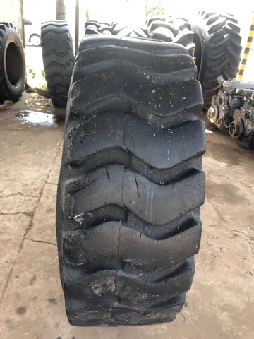 Pneu 17.5.25 usado de carregadeira