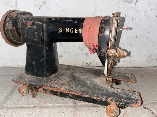 Máquina de Custura SINGER (2 unidades)