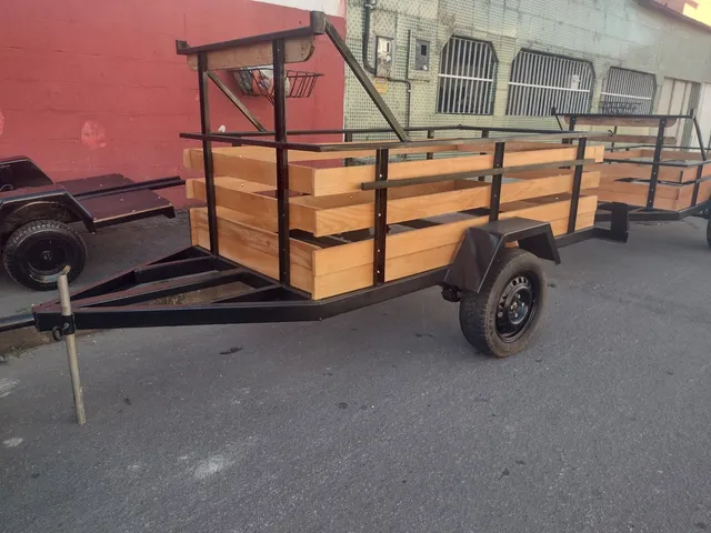 Reboque carroceria alta