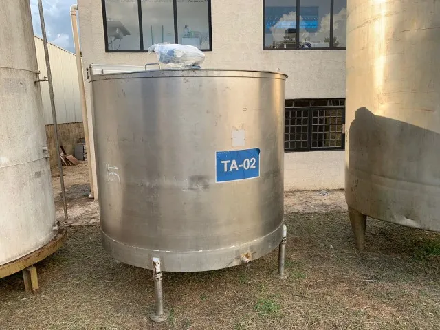 Tanque Misturador em Aço Inox 6.500 Litros - Aceito Veiculo