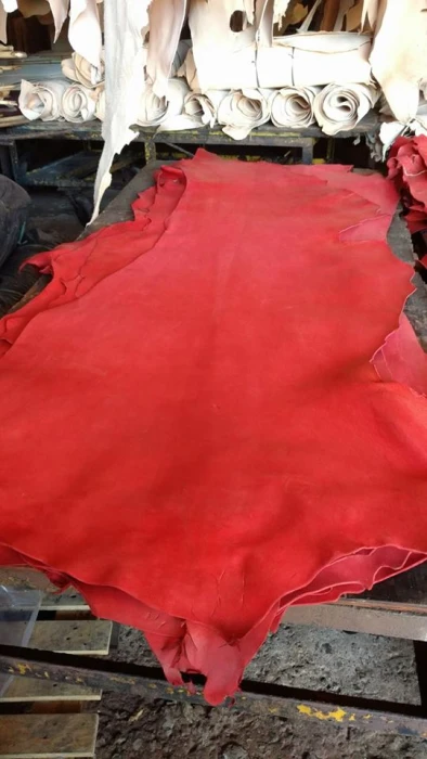 Meio Curtume Vermelho P/ Selaria / Latico / Loro 3,5 A 4mm