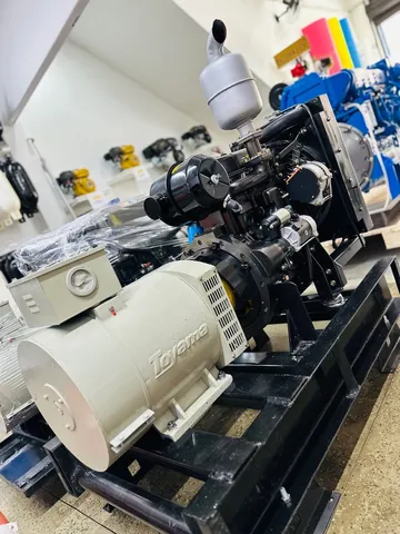 Grupo gerador trifásico 19.5kva 