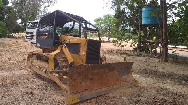 Trator de esteira ad7b 