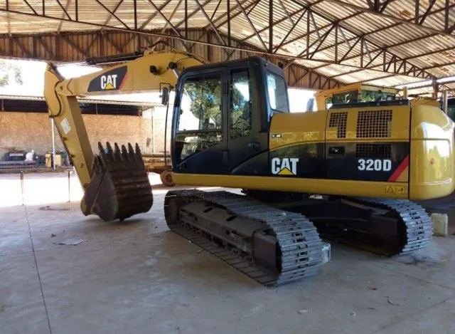 Escavadeira Caterpillar 320D