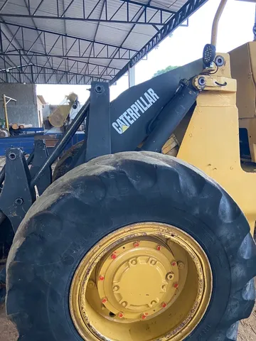 Pá carregadeira Caterpillar