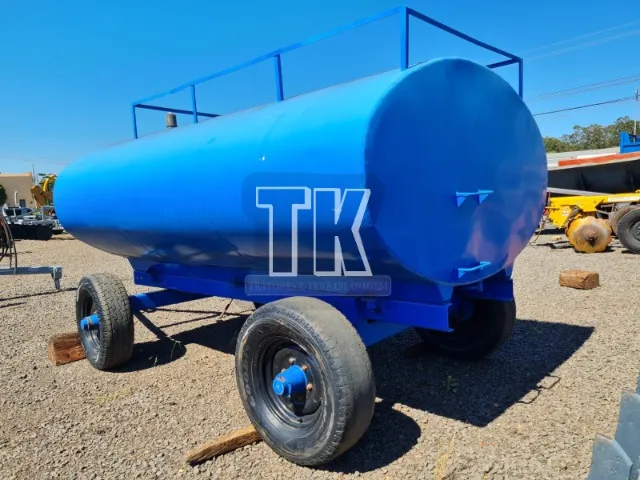 Carreta Tanque de Combustivel 4500 L - TK Tratores Nova Andradina - MS 