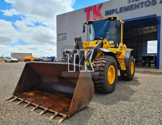 Pa Carregadeira Volvo L70F ano 2019 - TK Tratores Nova Andradina - MS 