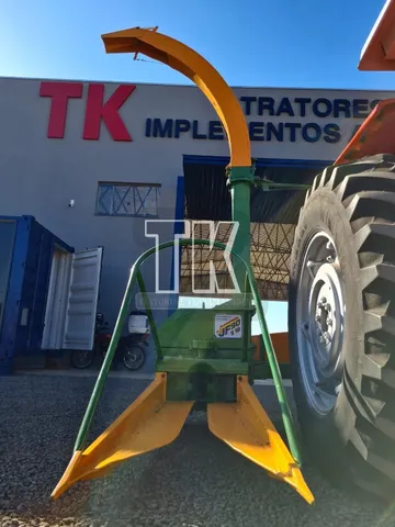 Forrageira / Ensiladeira JF 90 Super - TK Tratores Nova Andradina - MS 