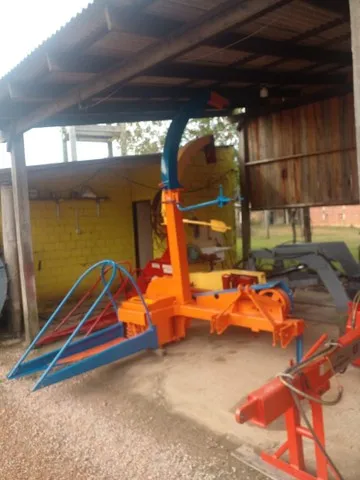 Ensiladeira Cremasco custom 930-C