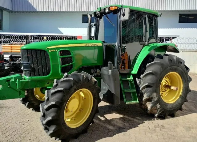 John Deere 6145J 4x4 cabinado ano 2013