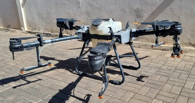 Drone Pulverizador T30 litros DJI