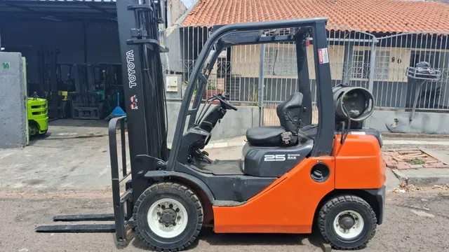 Empilhadeira Toyota 