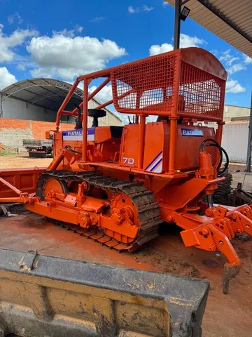 Trator de esteira Fiatallis 7D com Escarificador