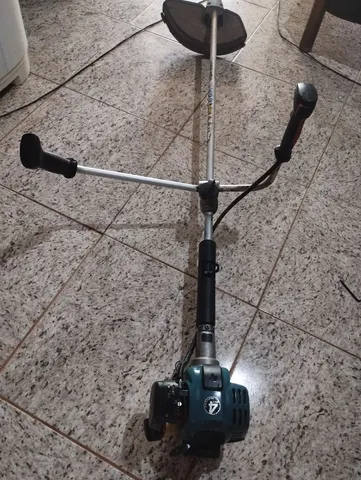 Roçadeira Makita gasolina (sem funcionar)