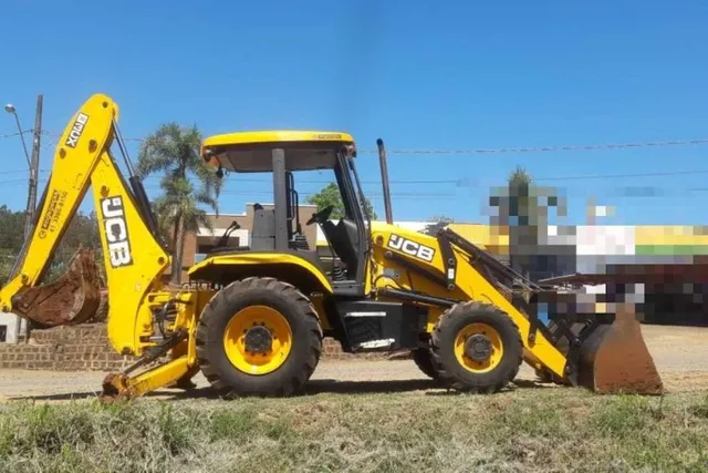 Retroescavadeira JCB 2014