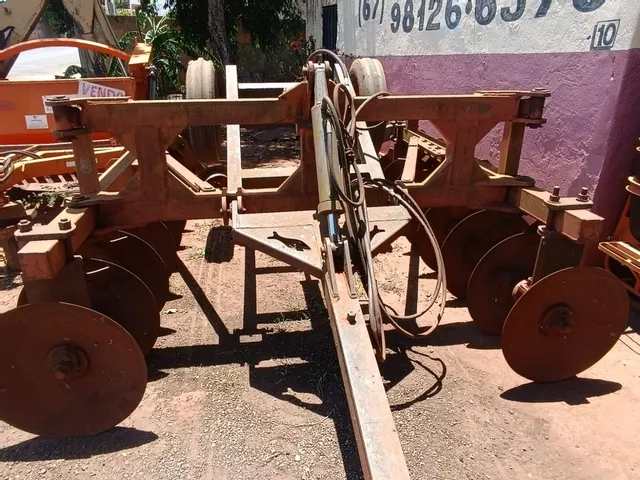 Grade 18x28pol e Terraciador 16 bacias 