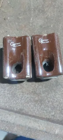 Isoladores Castanha Porcelana 