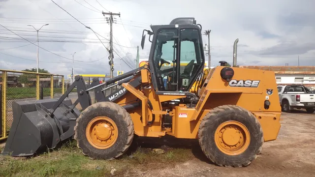 Pá Carregadeira Case W20E 2012