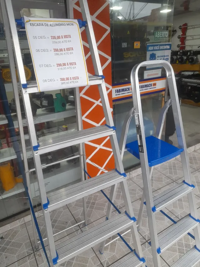 ESCADA DE ALUMÍNIO DE 5 A 8 DEGRAUS