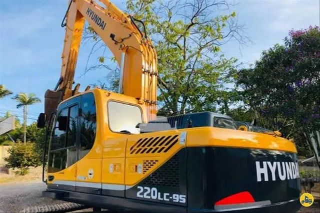 Escavadeira Hidráulica Hyundai - Parcele sua Maquina