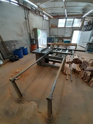 Esquadrejadeira 