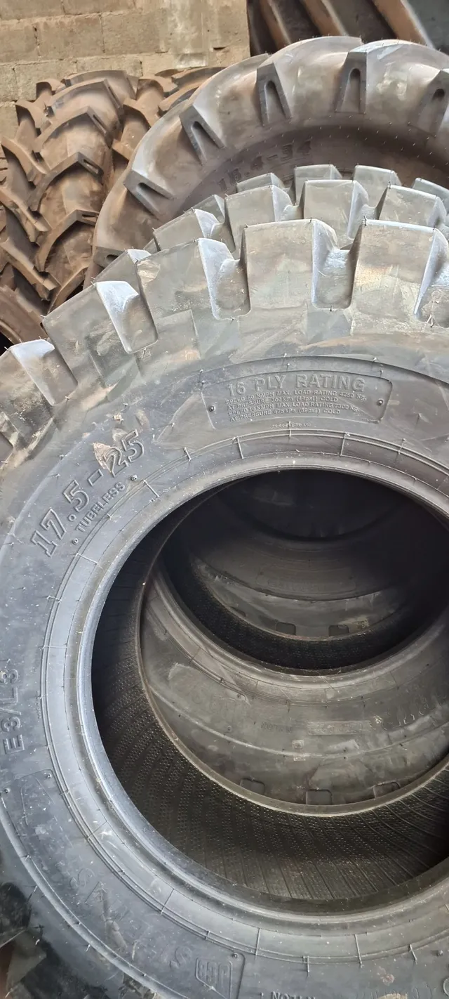 Pneu 17.5x25 novo