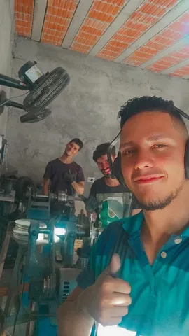 Torno de repuxo 