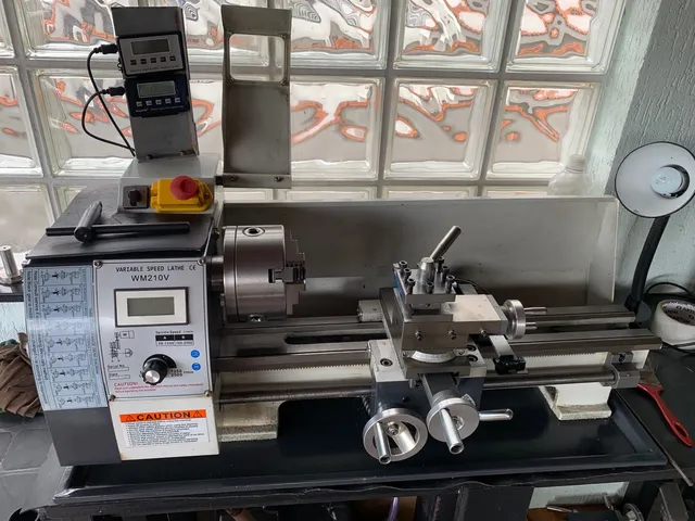 Mini torno de bancada 