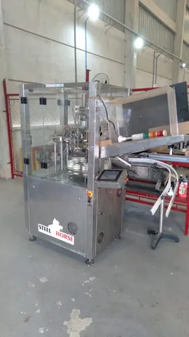 Máquina de bisnaga plástica stell horse automática 