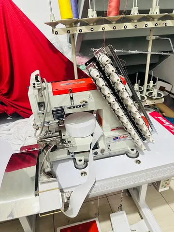 Máquina Elasticadeira