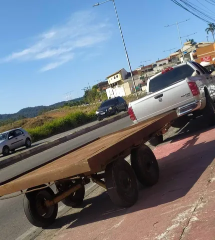 Carretinha para levar carro e trator 