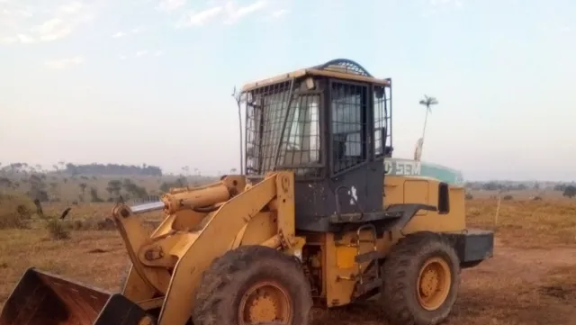 Pá carregadeira a venda 